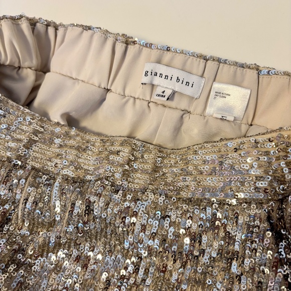 Gianni Bini Nessa High Waist Elastic Sequin Shorts Metallic Gold Silver Womens 4 - Picture 4 of 4